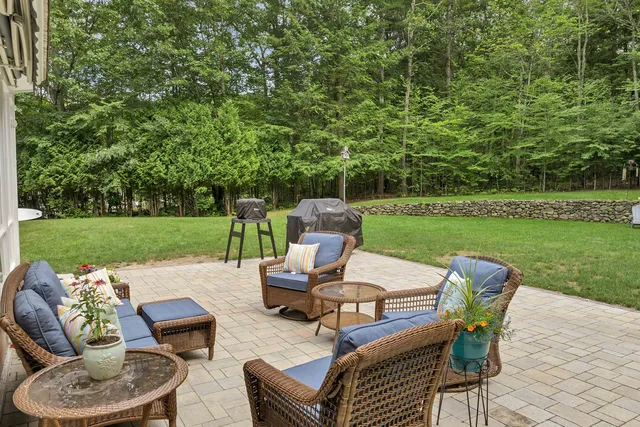 $979,900 | 5 Longview Drive, Bow, NH 03304