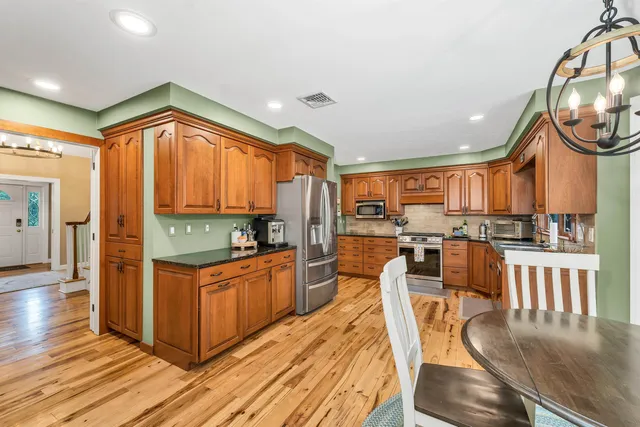 $979,900 | 5 Longview Drive, Bow, NH 03304