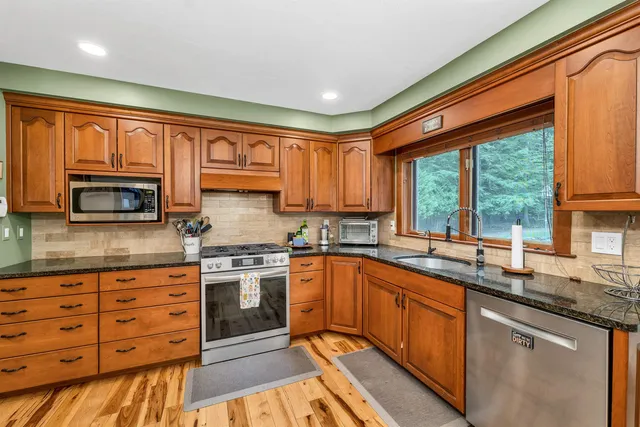 $979,900 | 5 Longview Drive, Bow, NH 03304