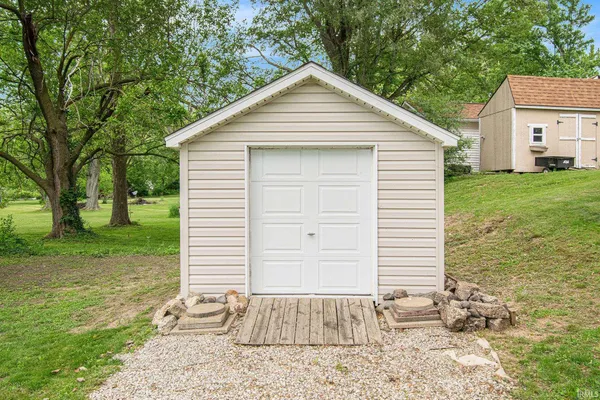 $349,900 | 13495 North Hillside Drive, Syracuse, IN 46567