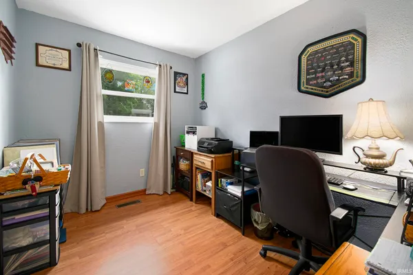 $349,900 | 13495 North Hillside Drive, Syracuse, IN 46567