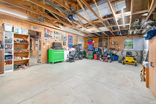 $349,900 | 13495 North Hillside Drive, Syracuse, IN 46567