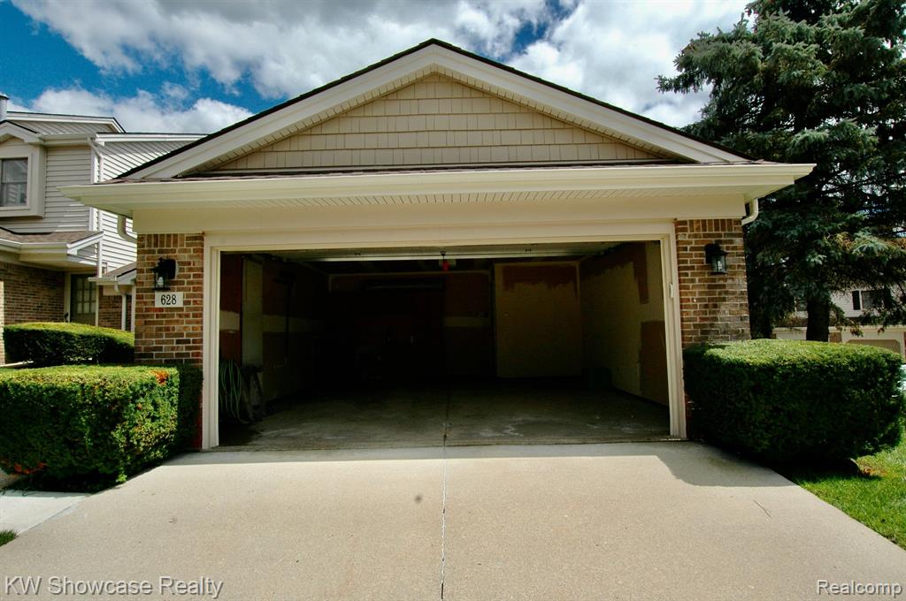628 Summit Ridge Drive Milford, MI 48381 - Photo 33 of 44