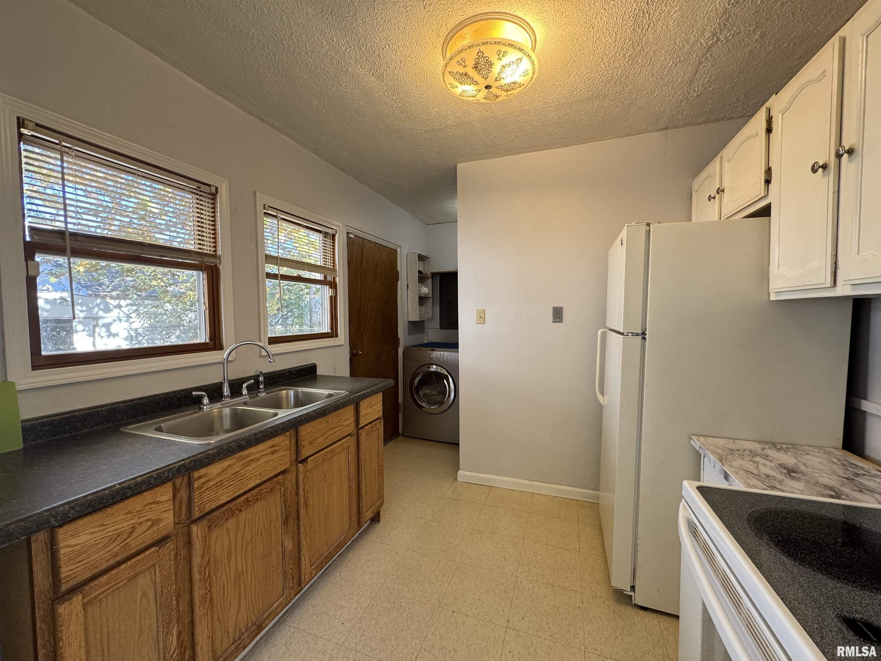 111 Radisson Road Marquette Heights, IL 61554 - Photo 4 of 21 Gallery Image 4