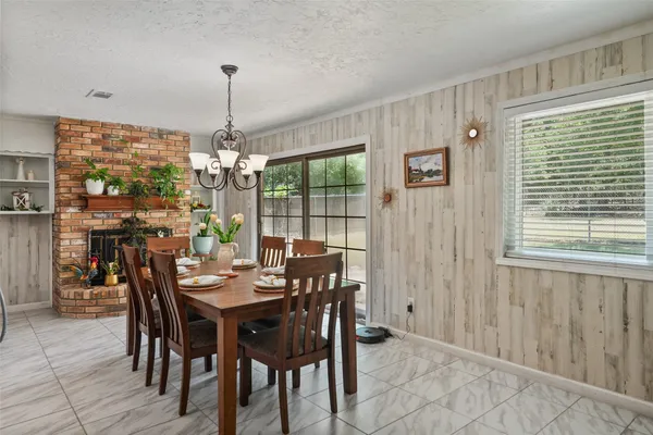 $535,000 | 109 Didlake Road, Huntsville, TX 77340