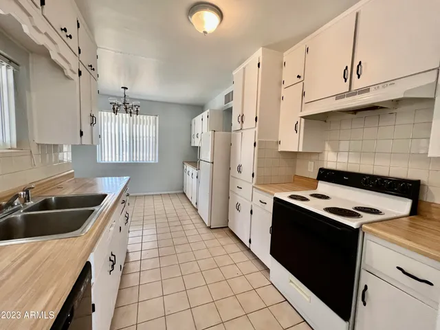 $1,750 | 1535 West 5th Place, Mesa, AZ 85201