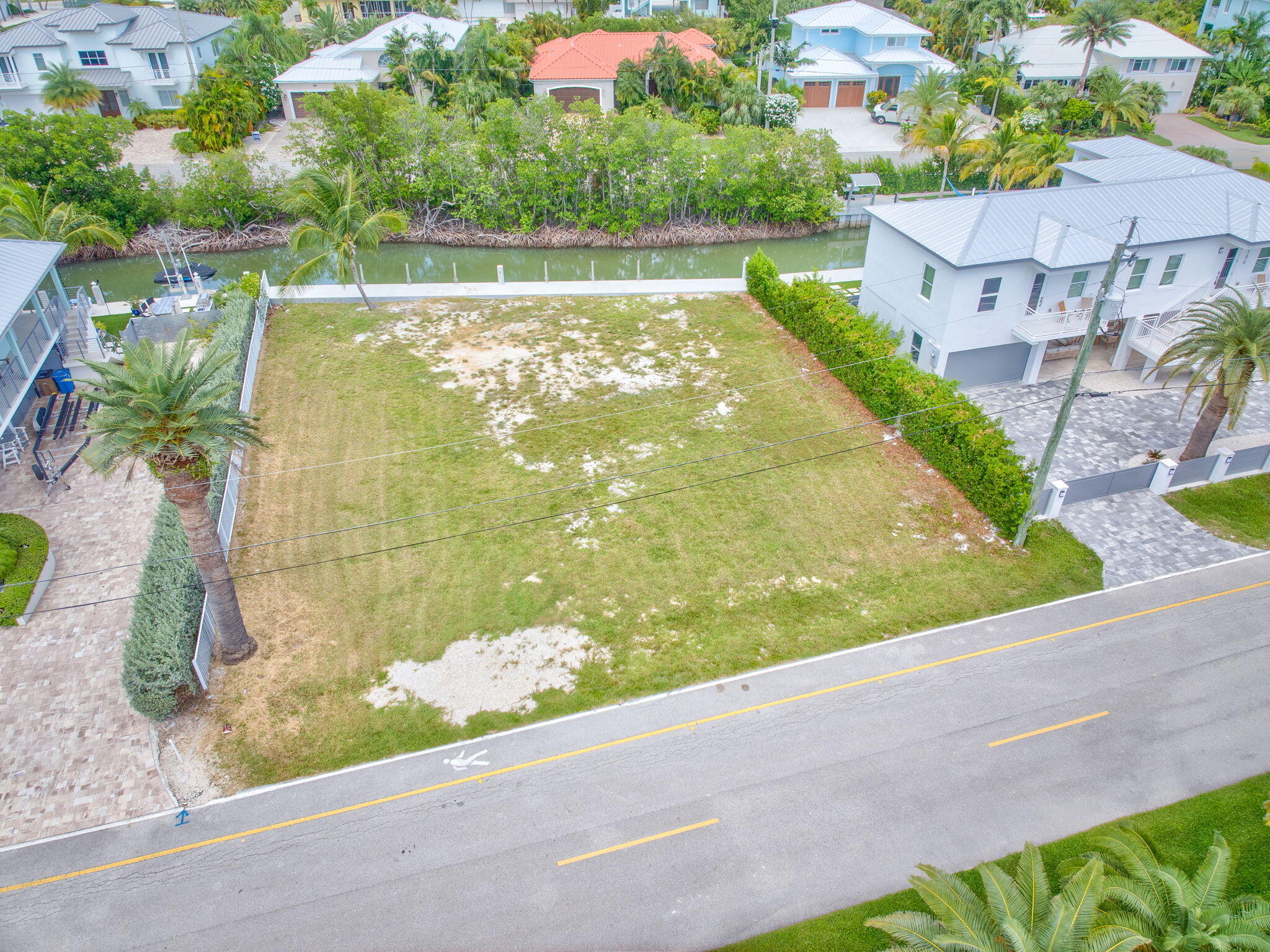 200 15th Circle Key Colony Beach, FL 33051 - Photo 5 of 10 a view of a garden