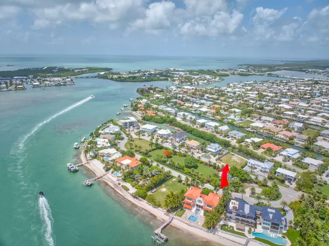 $1,825,000 | 200 15th Circle, Key Colony Beach, FL 33051