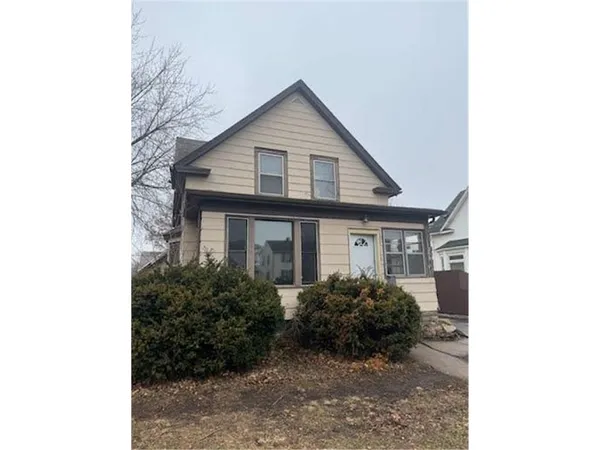 $290,000 | 216 5th Avenue South, South St. Paul, MN 55075