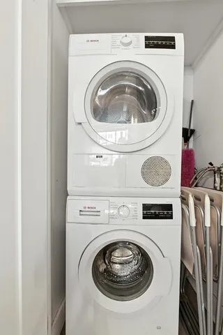 $999,999 | 1725 York Avenue, Unit 33H | Upper East Side