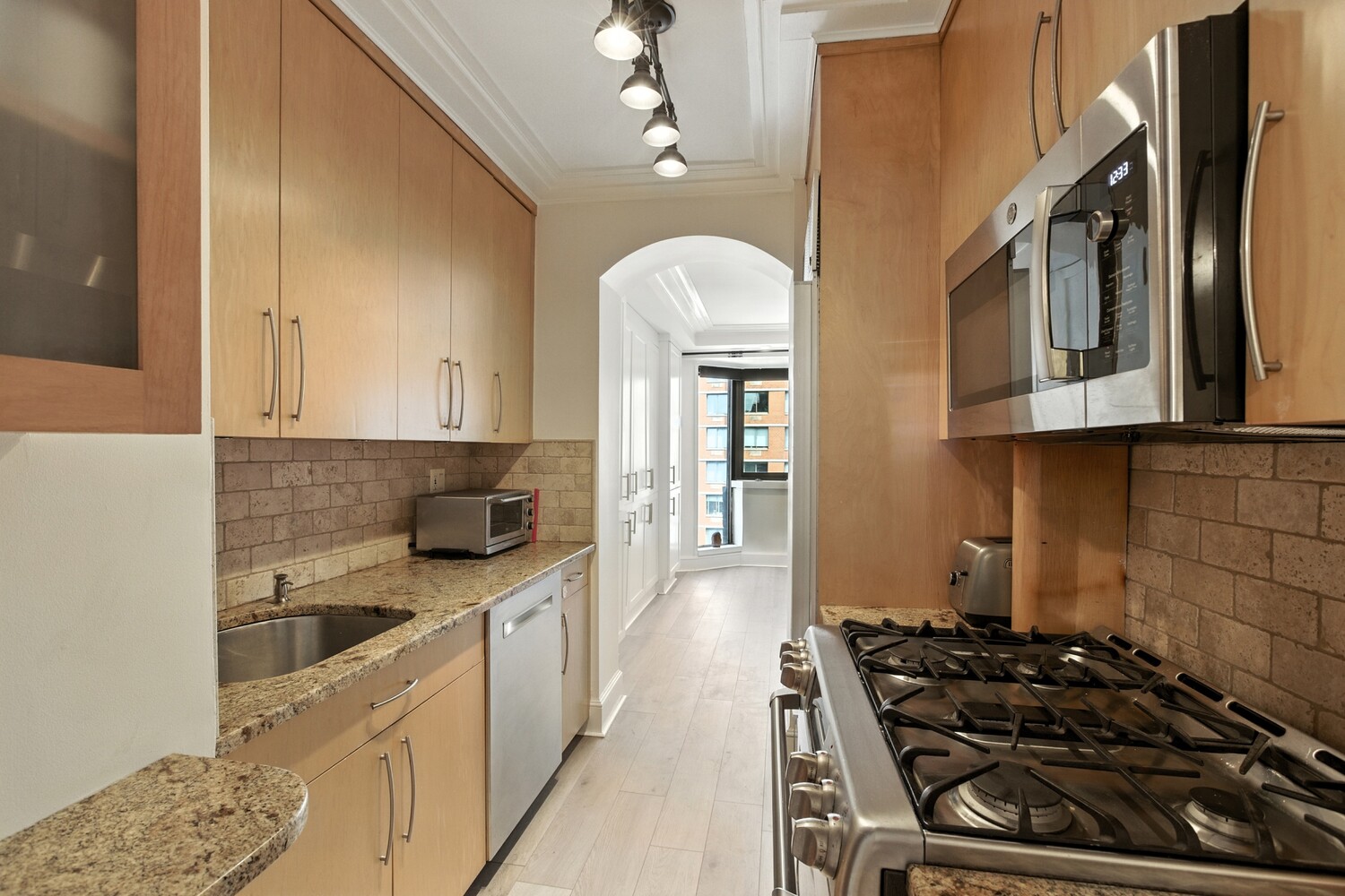 1725 York Avenue, Unit 33H Manhattan, NY 10128 - Photo 8 of 16