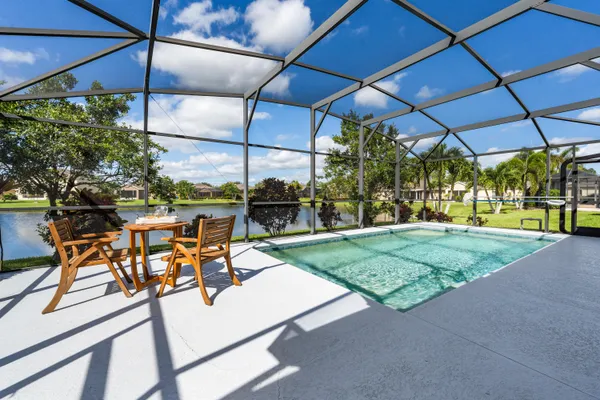 $435,000 | 8156 Westfield Circle, Vero Beach, FL 32966