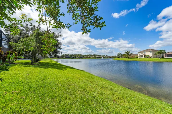 $435,000 | 8156 Westfield Circle, Vero Beach, FL 32966