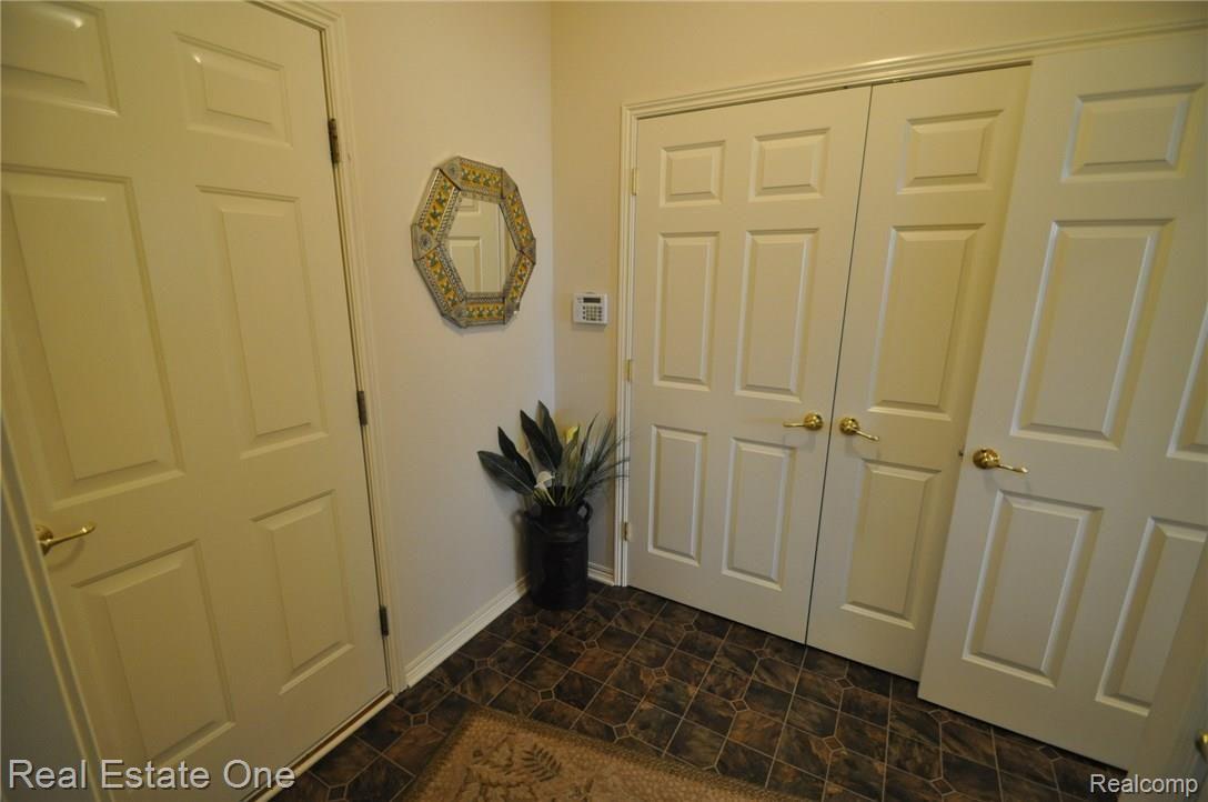 2799 Antrim Court Rochester, MI 48306 - Photo 13 of 29 12.JPG