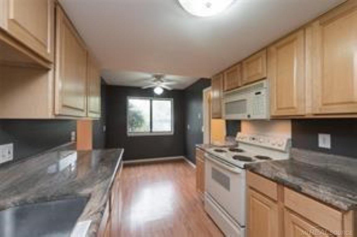 29769 Farmbrook Road Southfield, MI 48034 - Photo 14 of 16