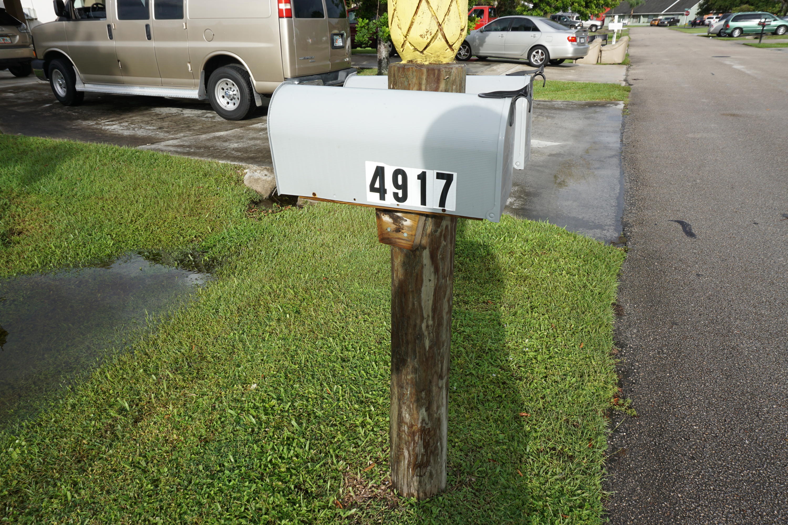 4919 Southeast Salvatori Road Stuart, FL 34997 - Photo 4 of 50 4917-1