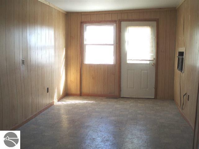 6374 North 11 Mile Road Bentley, MI 48613 - Photo 5 of 13 1750368-4.JPG