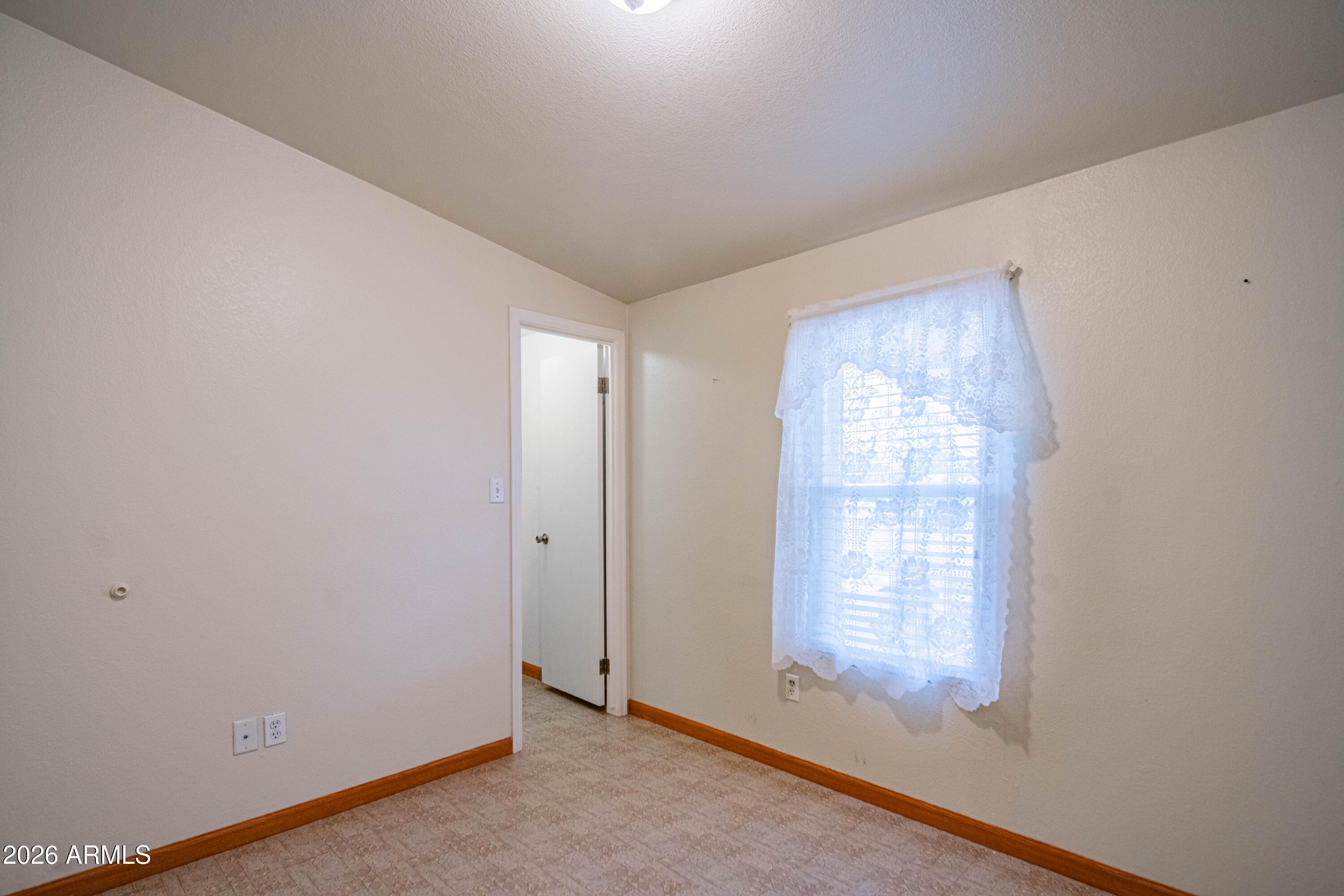 633 South 87th Place Mesa, AZ 85208 - Photo 54 of 55 an empty room with windows
