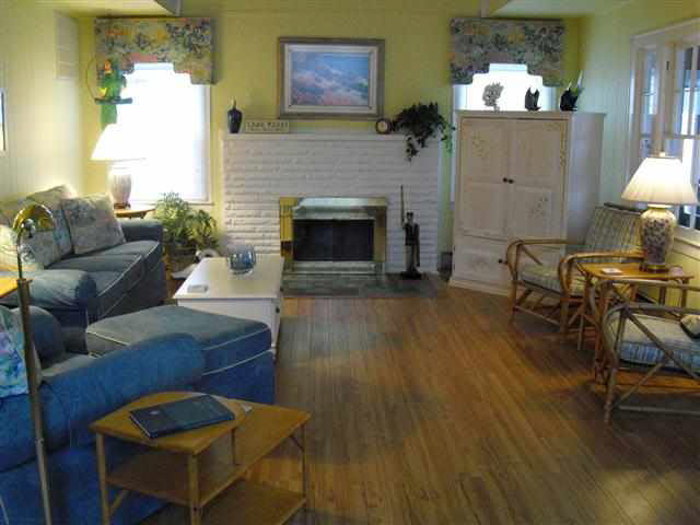 11513 North Ogden Point Road Syracuse, IN 46567 - Photo 3 of 29 Gallery Image 3