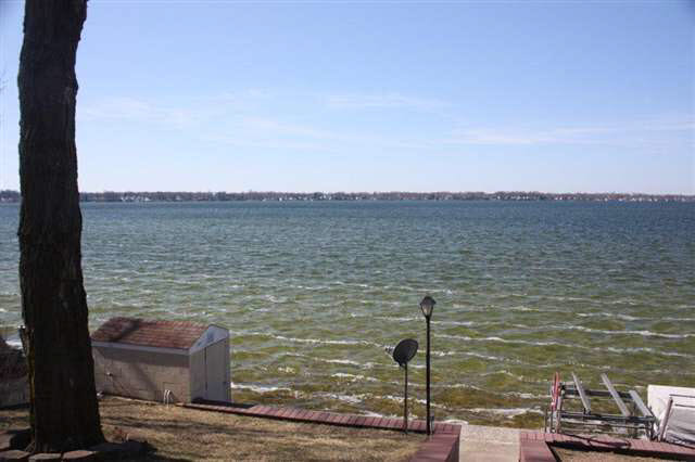 11513 North Ogden Point Road Syracuse, IN 46567 - Photo 4 of 29 Gallery Image 4