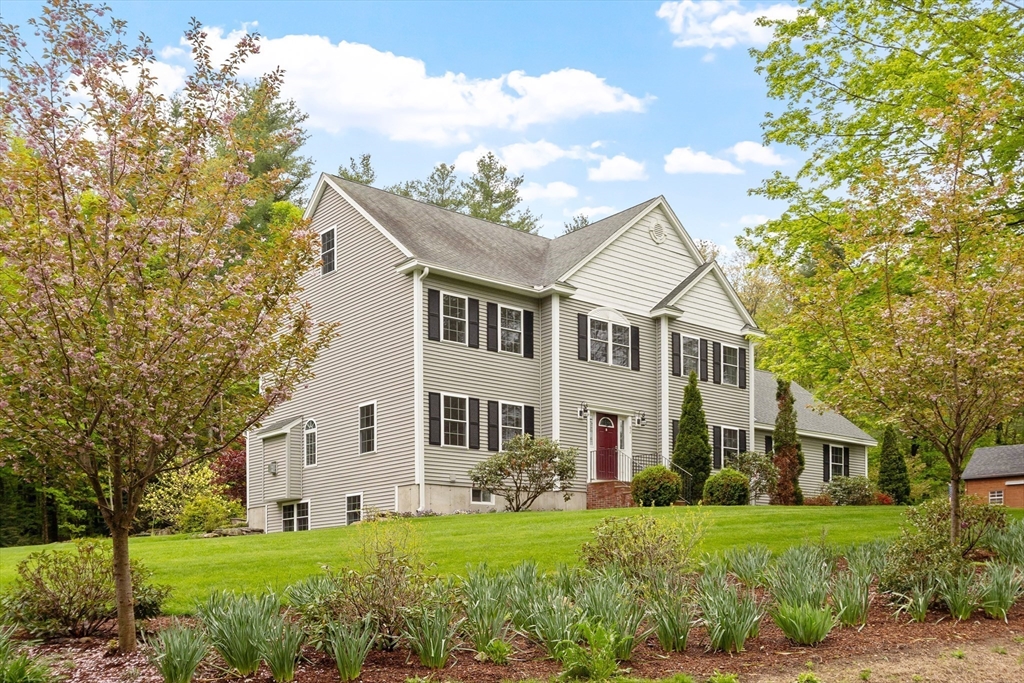 82 Lawrence Street Pepperell, MA 01463 - Photo 2 of 42