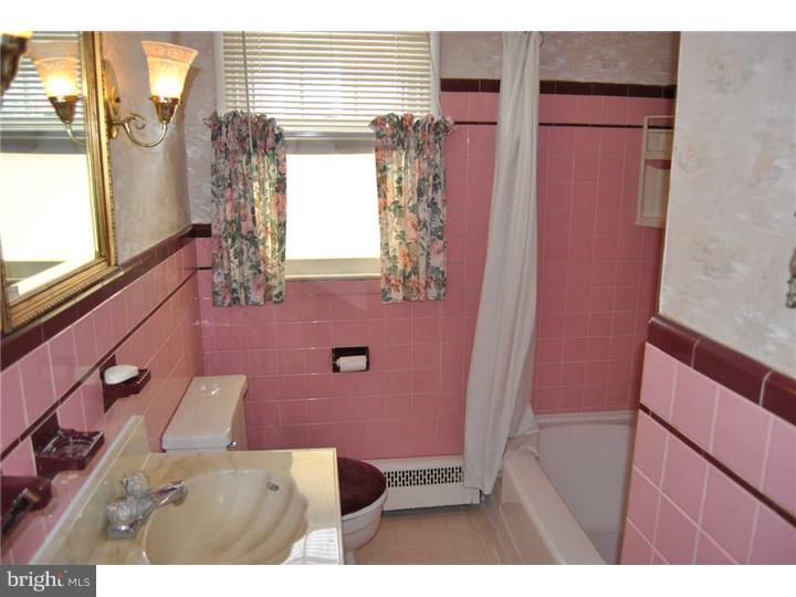 4224 Lansing Street Philadelphia, PA 19136 - Photo 12 of 18 Bathroom
