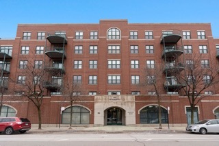 1301 West Washington Boulevard, Unit 508 Chicago, IL 60607 - Photo 1 of 17 a view of a building with a street