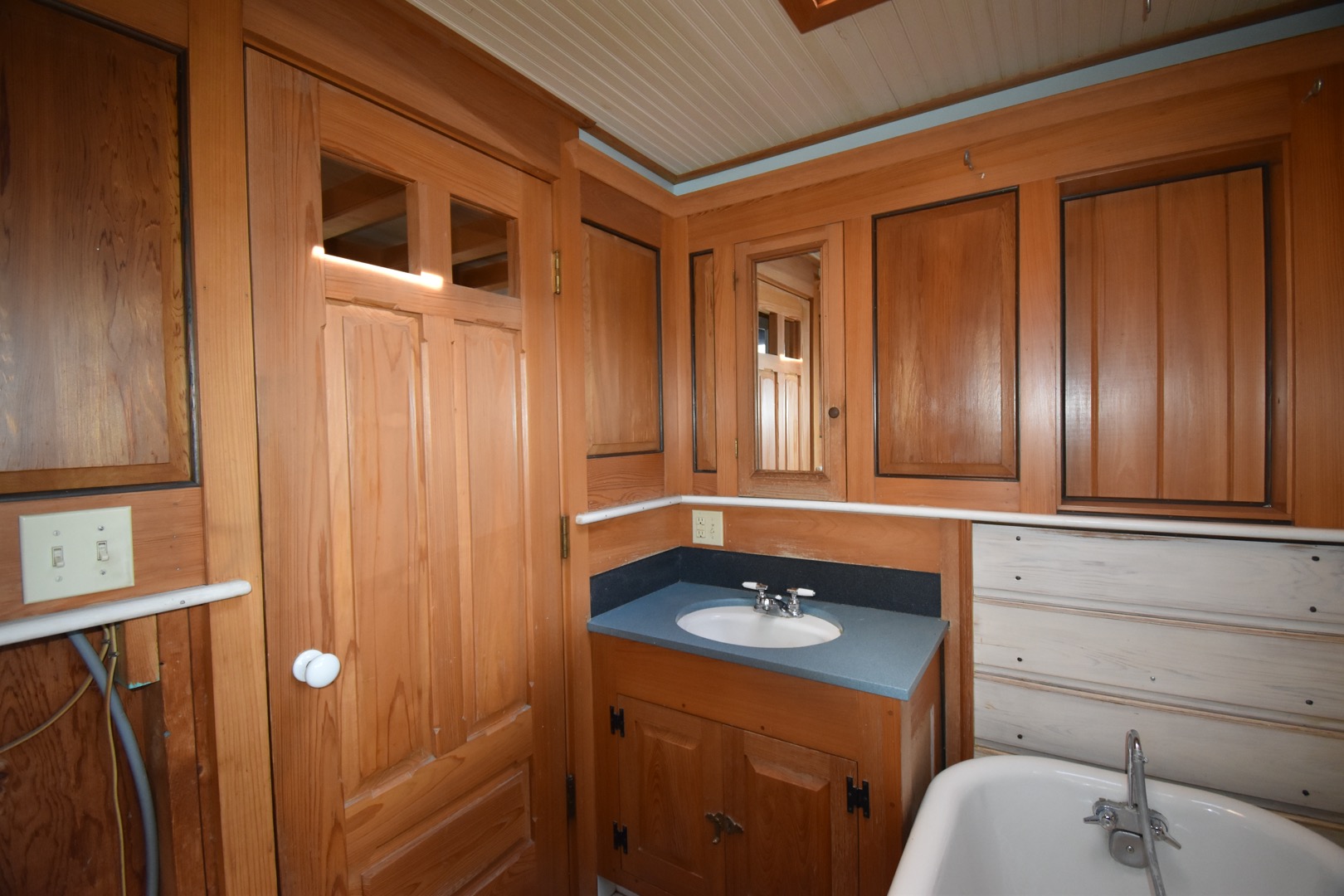 25 Simran Road, Unit GUEST West Tisbury, MA 02568 - Photo 12 of 21 Fine woodwork