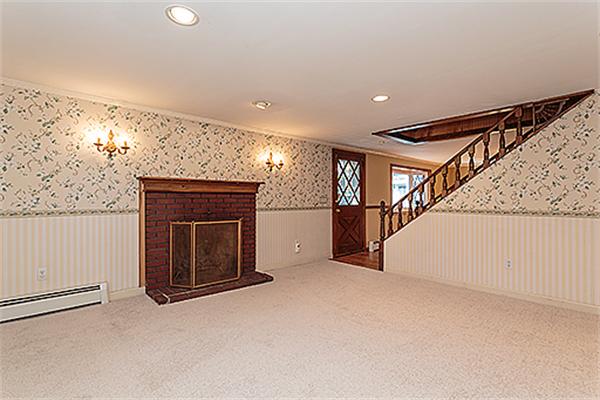 74 Dunstable Road North Chelmsford, MA 01863 - Photo 3 of 30
