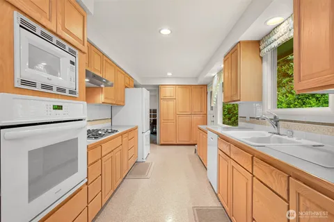 $625,000 | 5340 Evergreen Drive, Bellingham, WA 98226