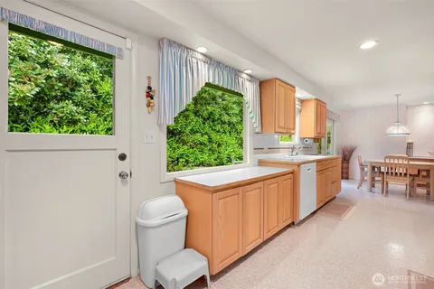 $625,000 | 5340 Evergreen Drive, Bellingham, WA 98226