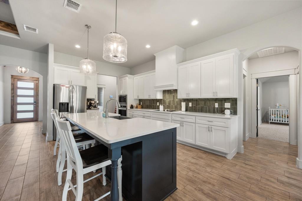 1052 Kessler Road Weatherford, TX 76087 - Photo 9 of 40