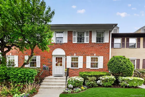 $529,900 | 426 Genesee Court, Suffern, NY 10901