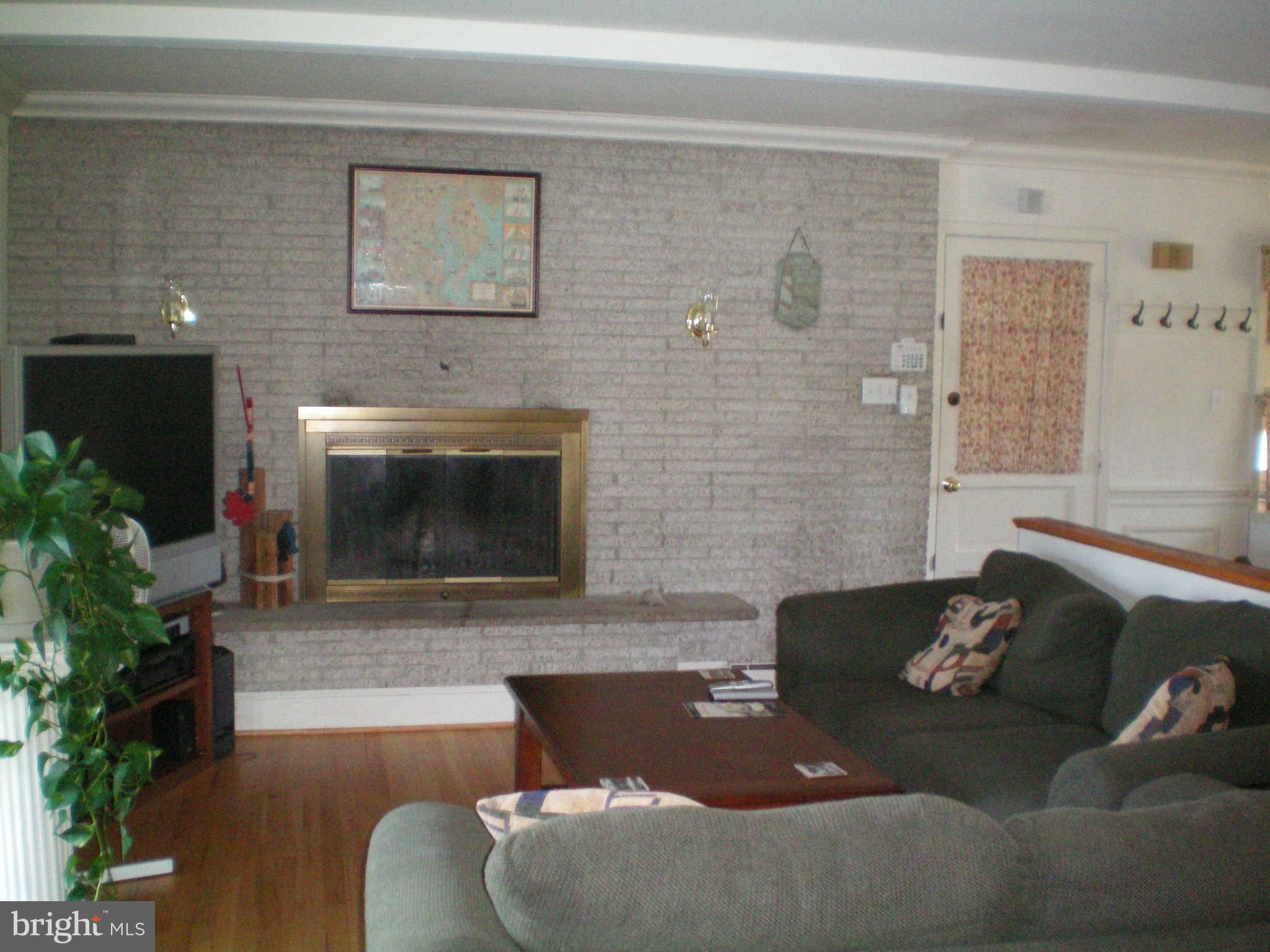 4920 West Chalk Point Road West River, MD 20778 - Photo 16 of 30 Living Room