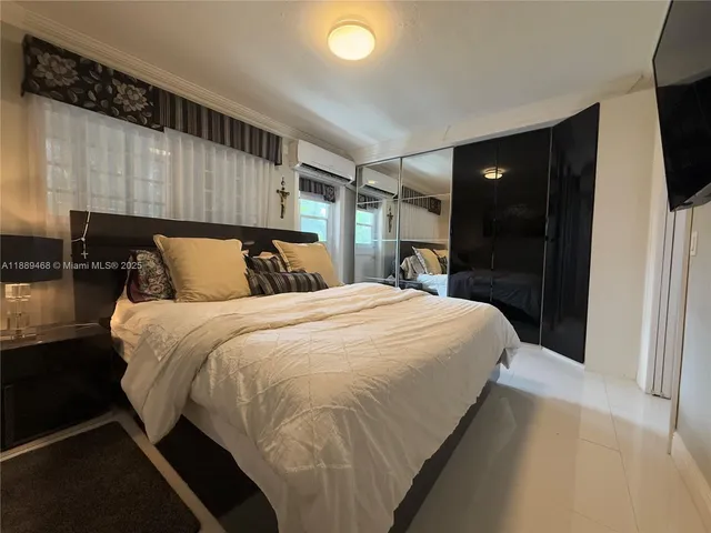 $220,000 | 900 Atlantic Shores Boulevard, Unit 219, Hallandale Beach, FL 33009