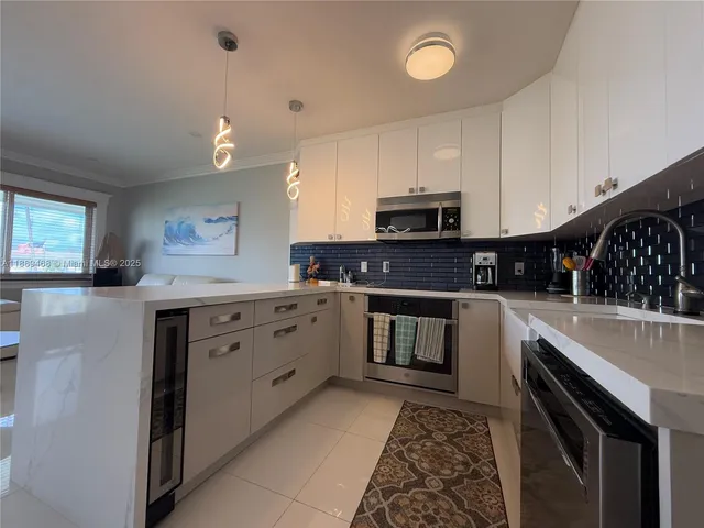 $220,000 | 900 Atlantic Shores Boulevard, Unit 219, Hallandale Beach, FL 33009