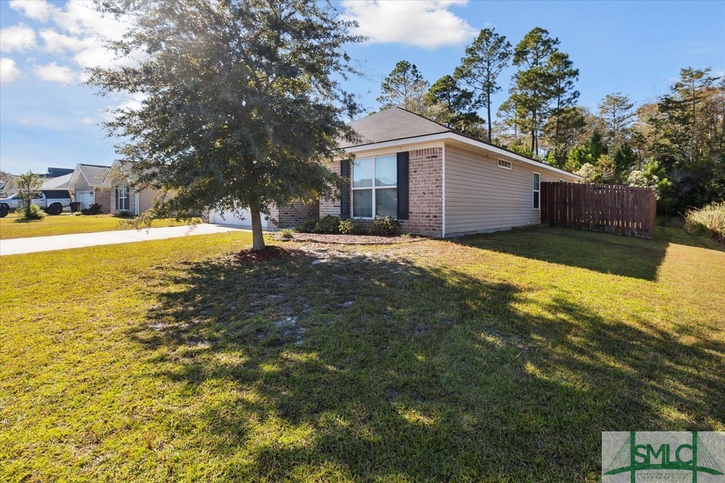 1131 Creekside Circle Hinesville, GA 31313 - Photo 3 of 7