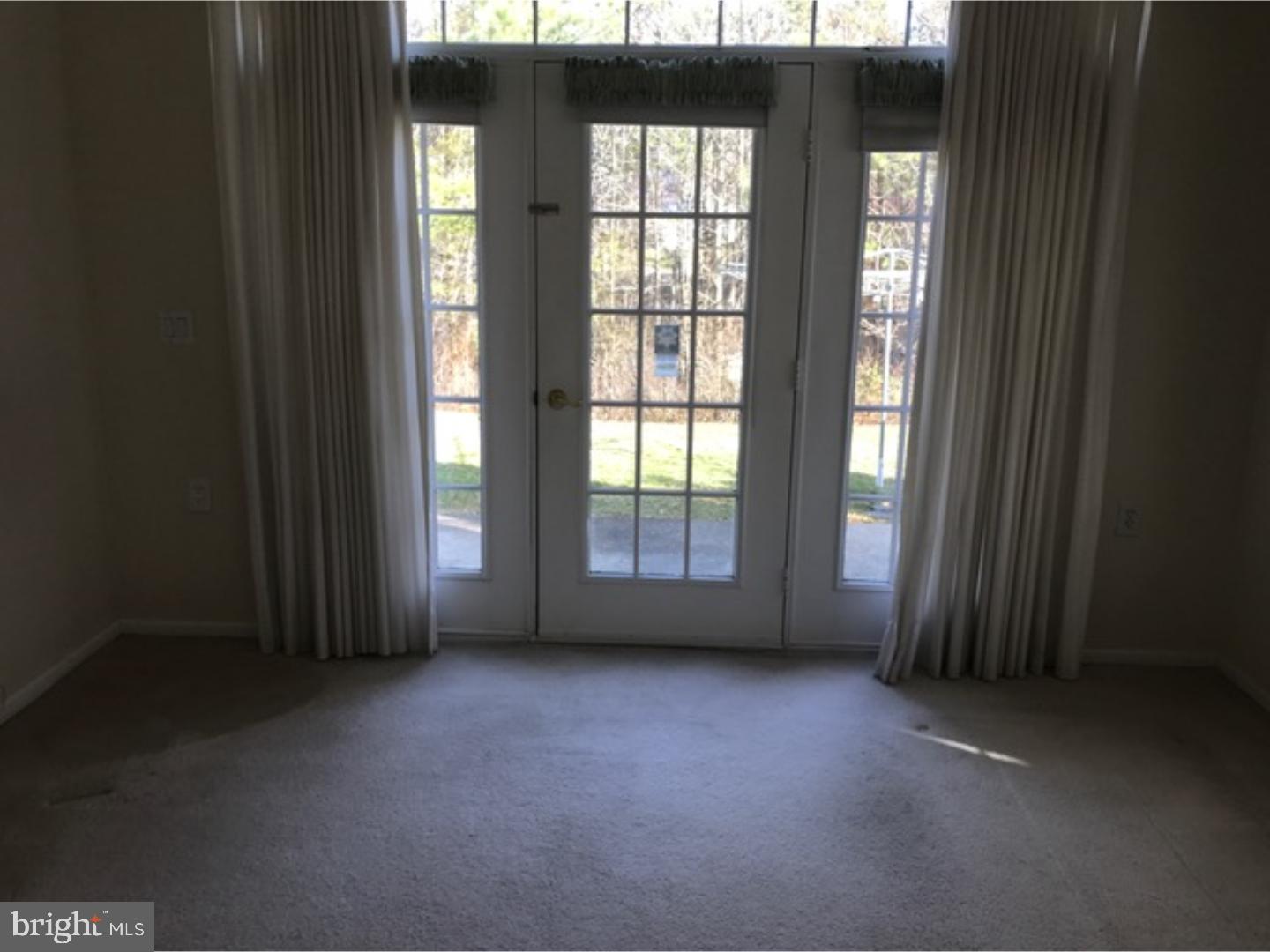 25 Mayfair Road Southampton, NJ 08088 - Photo 11 of 22 Sun Room