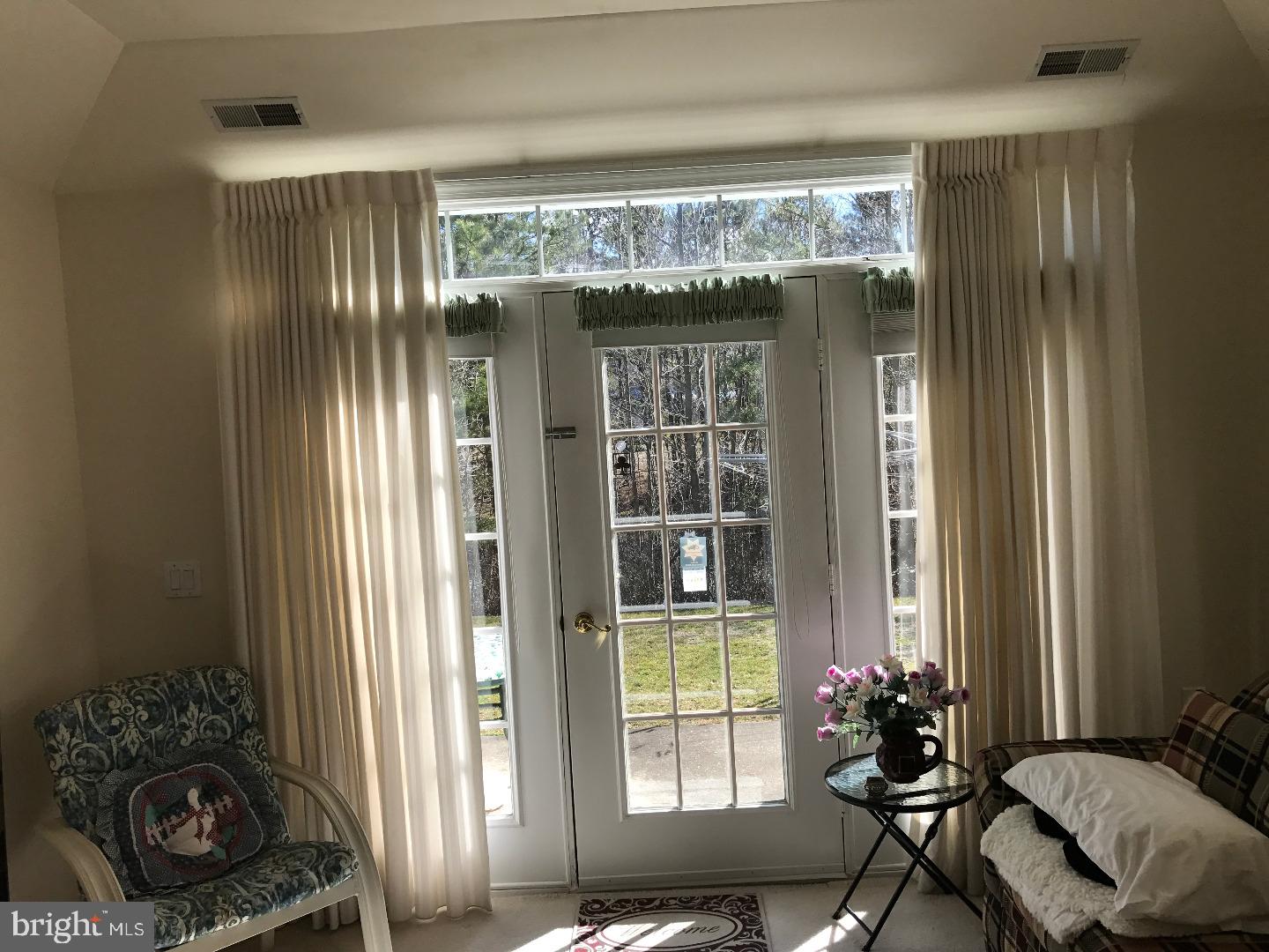 25 Mayfair Road Southampton, NJ 08088 - Photo 12 of 22 Sun Room