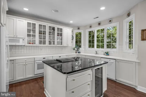 $850,000 | 2 Franklin Court, Southampton, NJ 08088