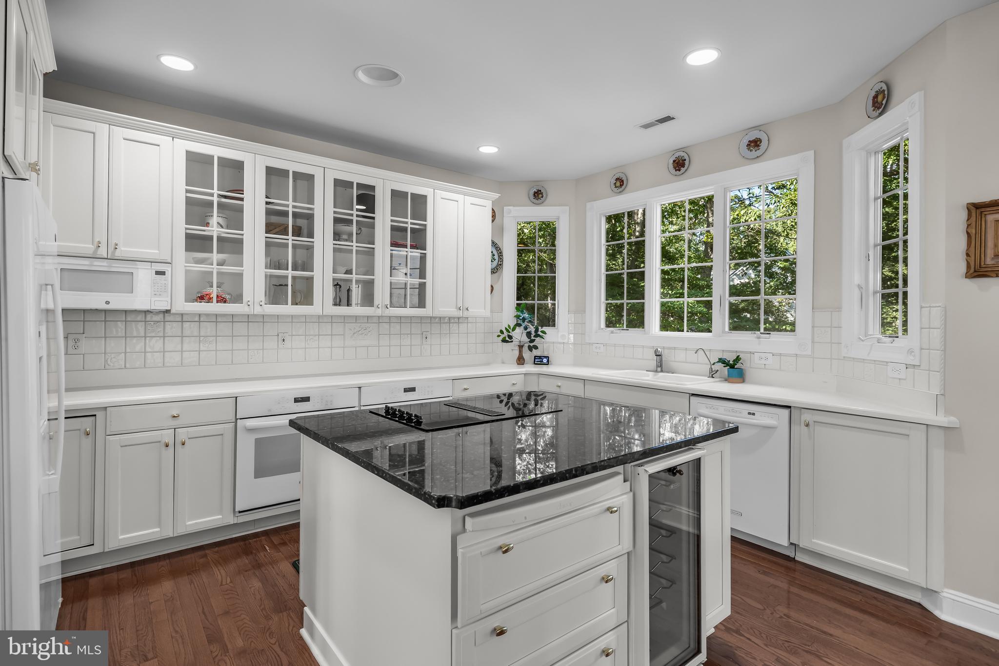 2 Franklin Court Southampton, NJ 08088 - Photo 11 of 43 Kitchen