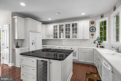 $850,000 | 2 Franklin Court, Southampton, NJ 08088