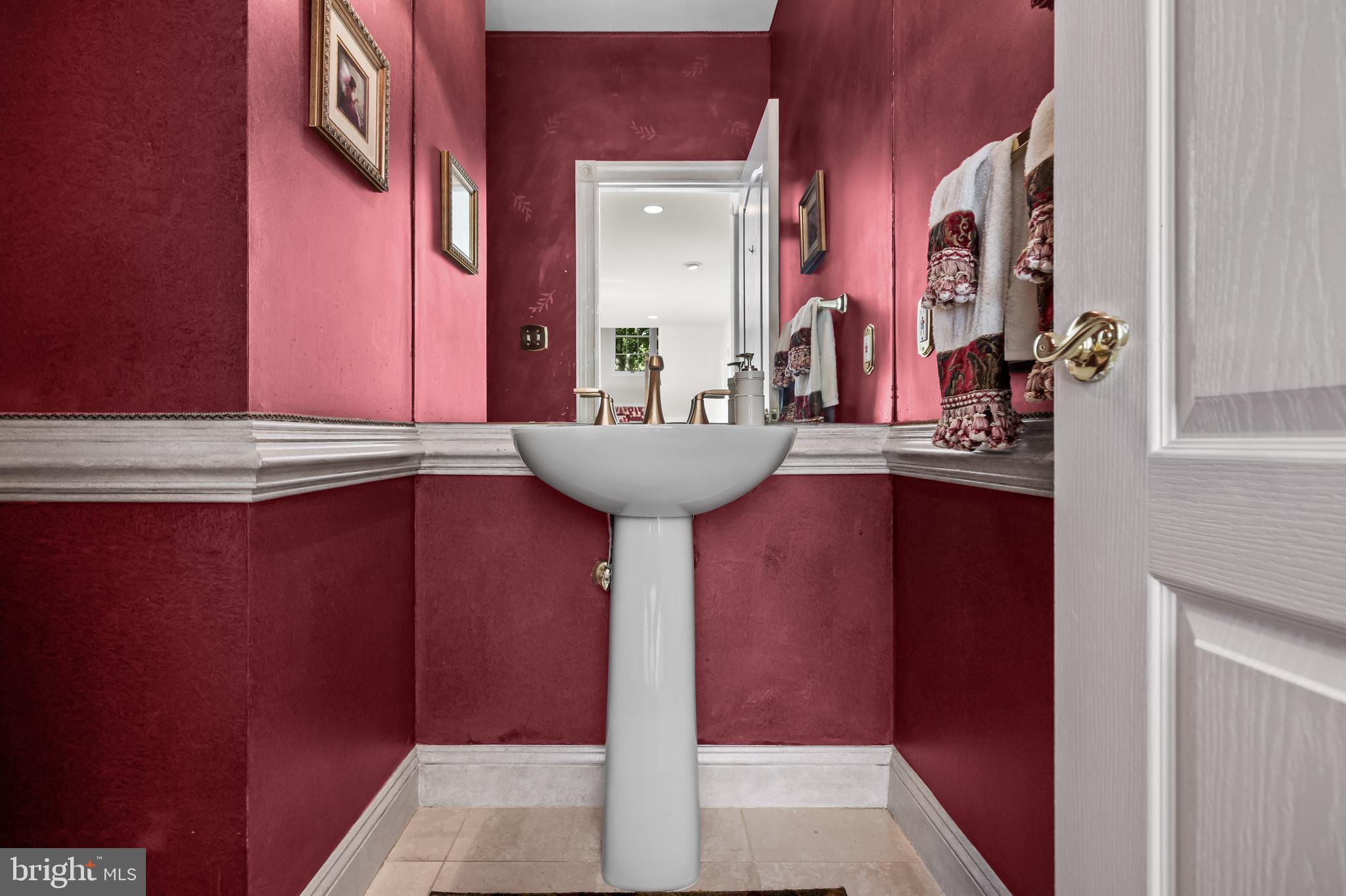 2 Franklin Court Southampton, NJ 08088 - Photo 19 of 43 First floor powder room