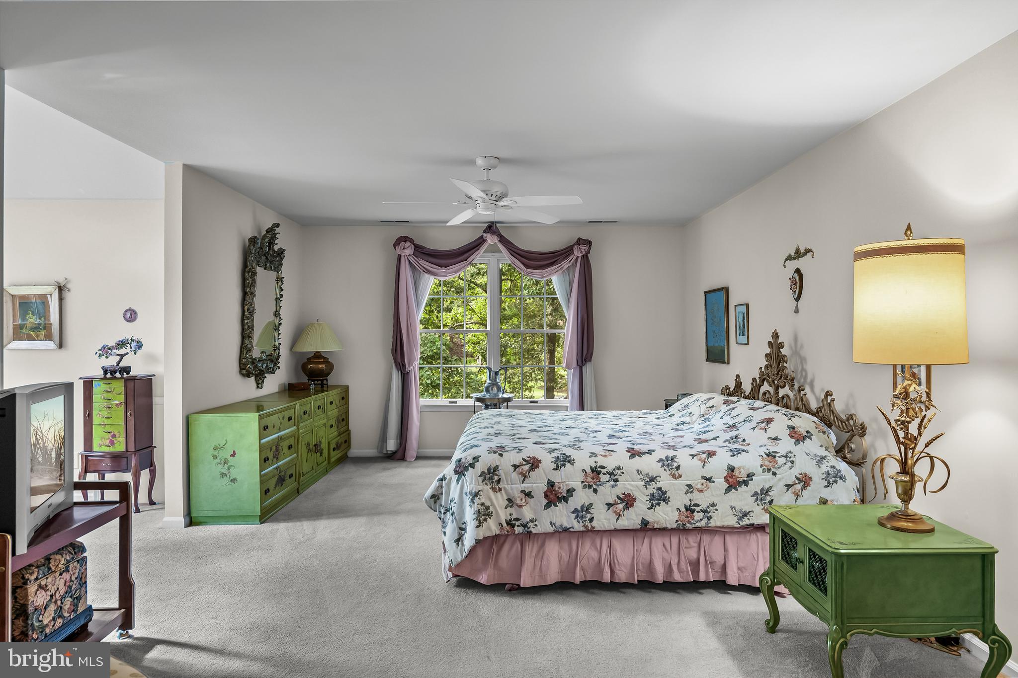 2 Franklin Court Southampton, NJ 08088 - Photo 27 of 43 Primary suite