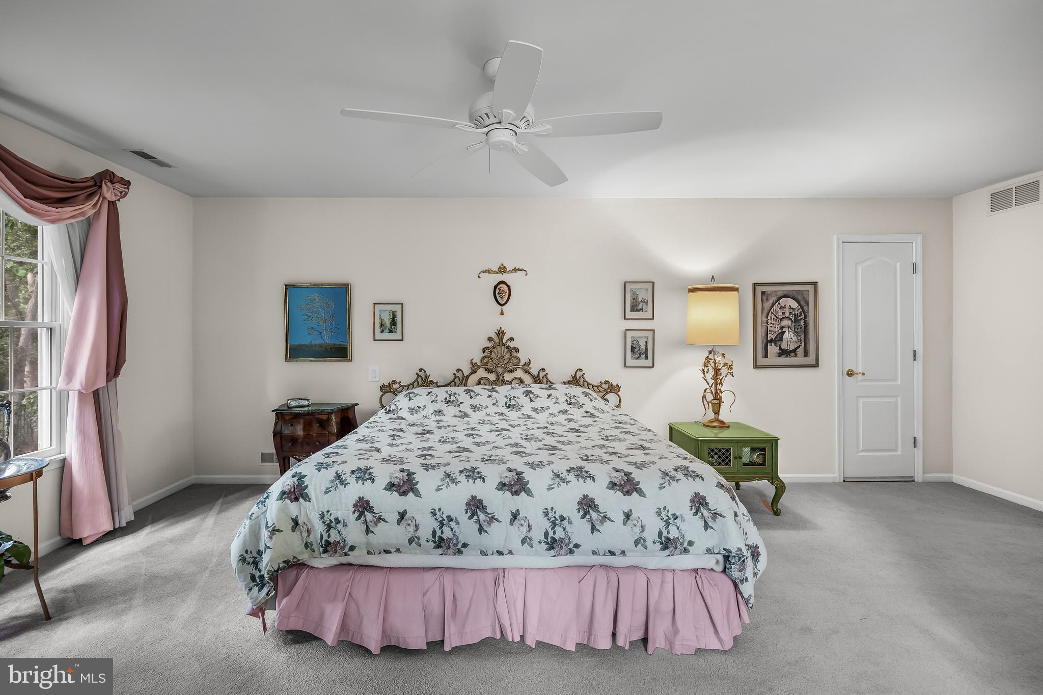 2 Franklin Court Southampton, NJ 08088 - Photo 28 of 43 Primary suite