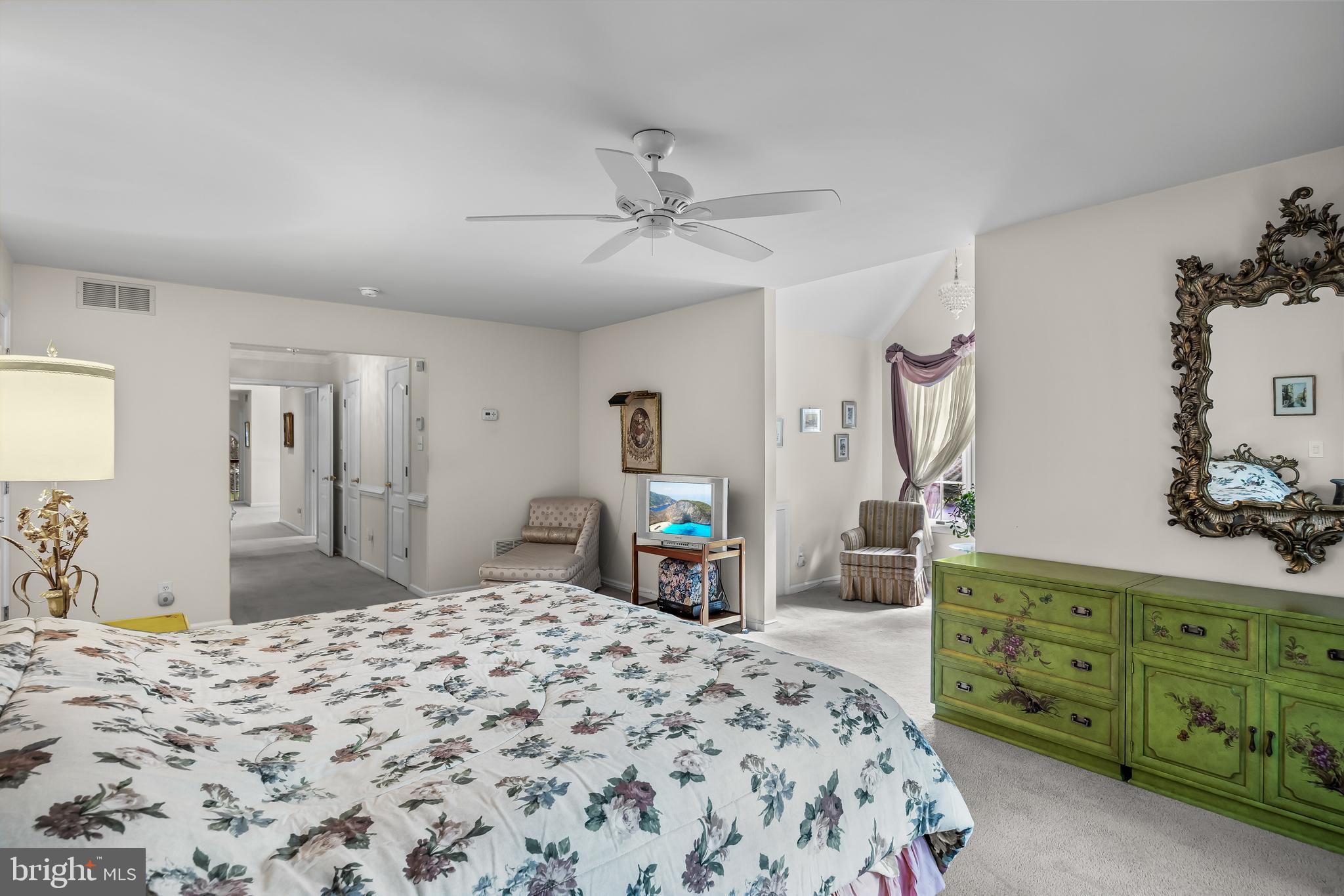 2 Franklin Court Southampton, NJ 08088 - Photo 29 of 43 Primary suite