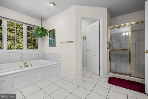 $850,000 | 2 Franklin Court, Southampton, NJ 08088