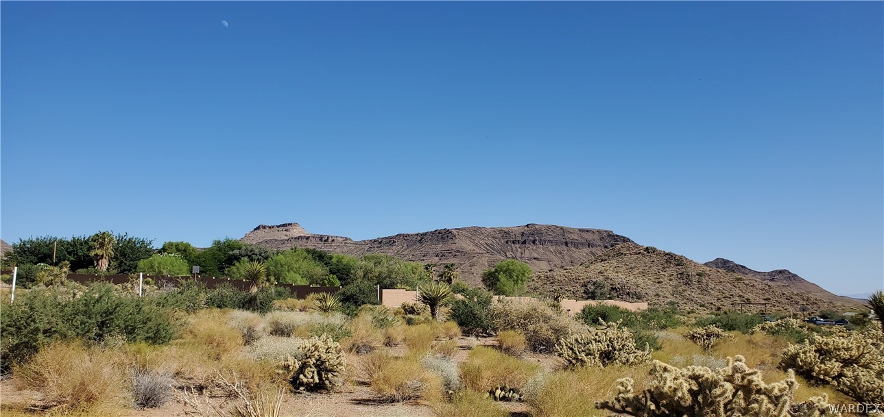 3469 Kayenta Road Golden Valley, AZ 86413 - Photo 45 of 49 a view of a large building