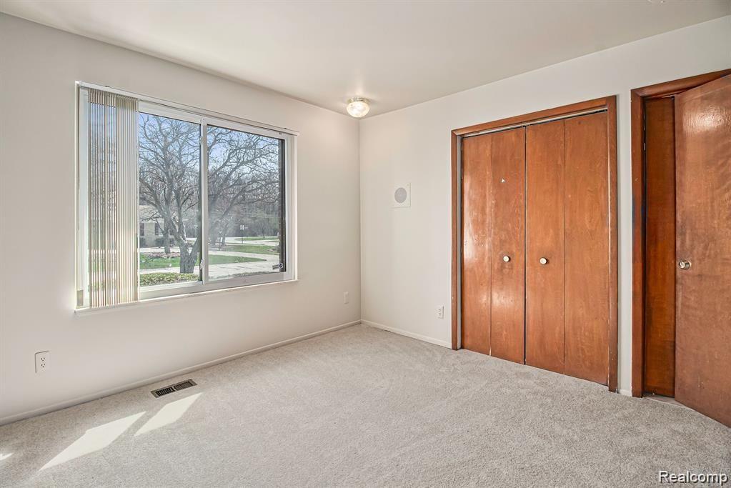 25039 Branchaster Road Farmington Hills, MI 48336 - Photo 12 of 21