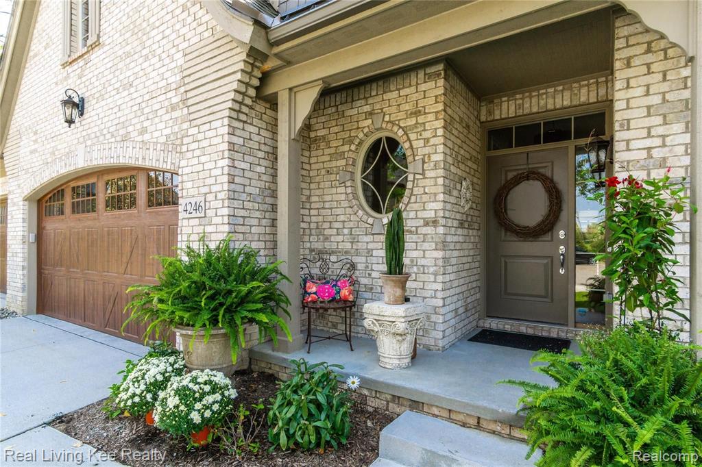 4246 Oak Arbor Drive Rochester, MI 48306 - Photo 3 of 64